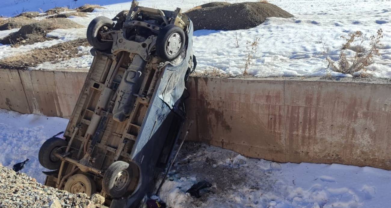 Van’da minibüs devrildi: 6 yaralı