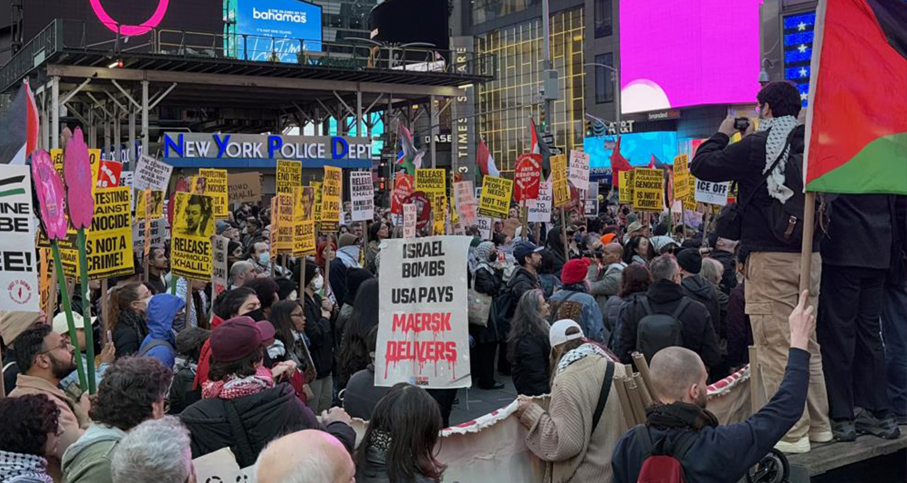 New York’ta binlerce Filistin destekçisi Times Meydanı’nda toplandı