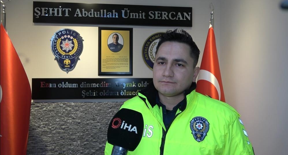 Öğretmene verdiği nasihatle içleri yakan polis memuru: