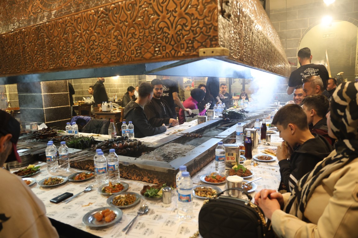 Diyarbakırlılar Ramazanda da gözlerini ciğerle açıp, ciğerle kapatıyor