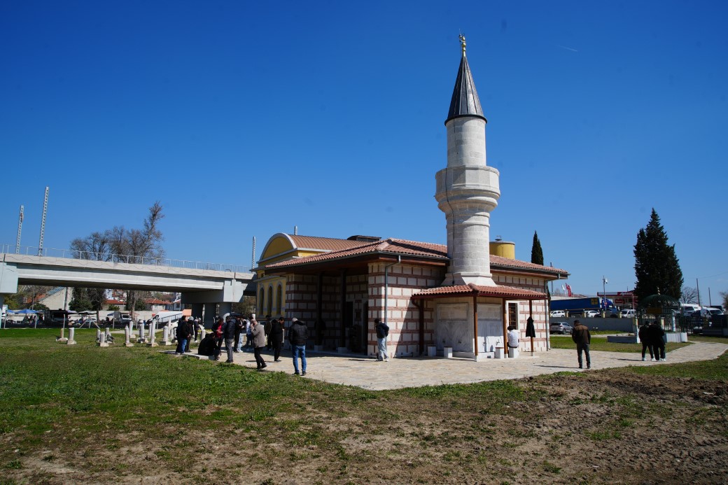 Edirne’de gün yüzüne çıkarılan Muhammed Bin Kutbüddîn İznîkî Hazretlerinin türbesine ziyaretçi akını