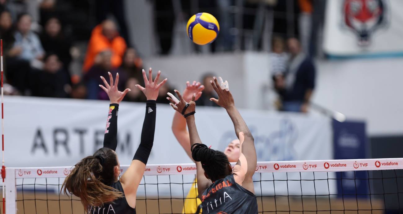 Eczacıbaşı Dynavit evinde mağlup