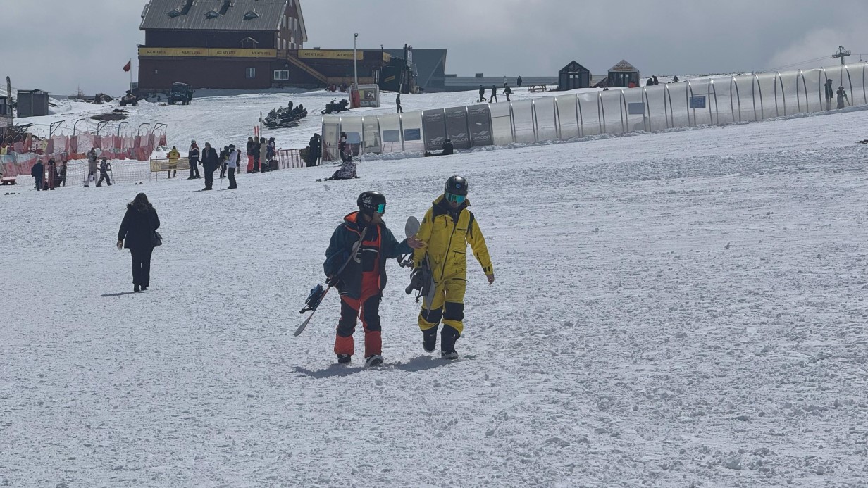 Erciyes’e kar yağdı, sezon uzadı