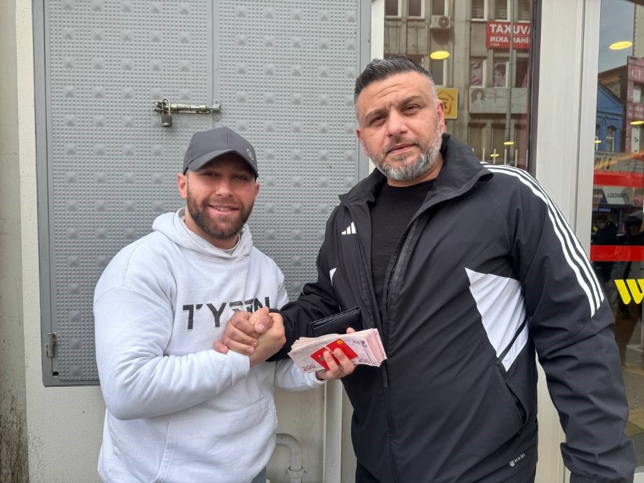 "İnsanlık ölmemiş" dedirtti: ATM’de bulduğu parayı sahibine teslim etti