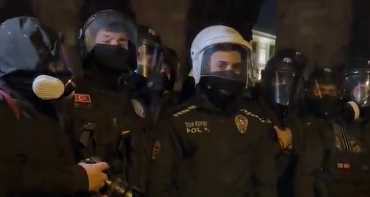 Eylemlerde "Seni emekli olduğunda bulacağım" diyerek polisi tehdit etmişti, yakalandı
