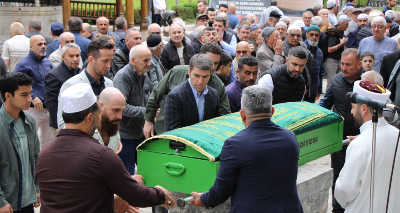 Üstünden vasiyeti çıkan kimsesiz hayırsever son yolculuğuna uğurlandı