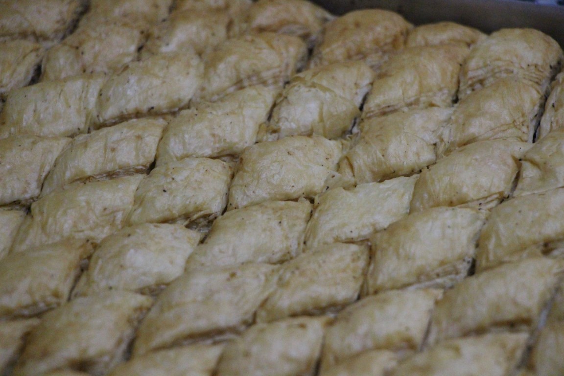 Küllerinden doğan tatlı: Bu baklavanın yapımında kül kullanılıyor
