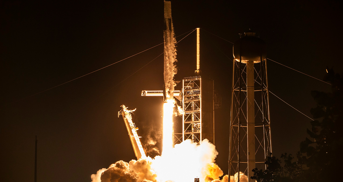 SpaceX, kutup yörüngesine ilk insanlı uzay uçuşunu gerçekleştirdi