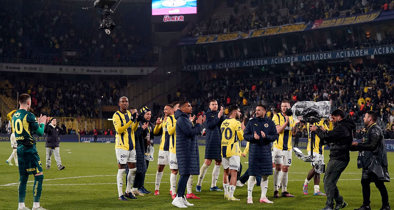 Fenerbahçe, liderle puan farkını 3’e indirdi