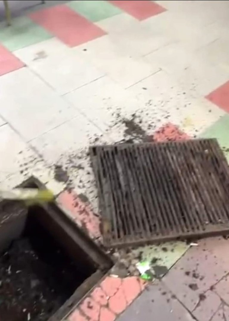 Marmaris Kapalı Çarşı’yı lağım kokusu sardı