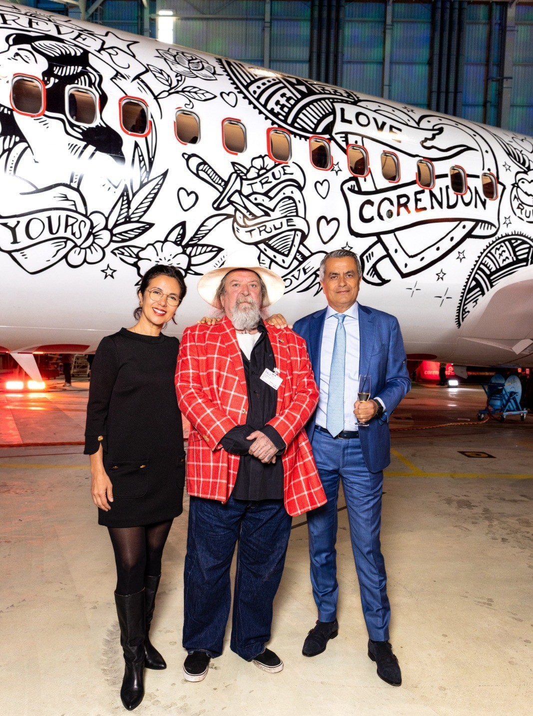 Dünyanın tamamen dövme tasarımlı ilk uçağı havalandı