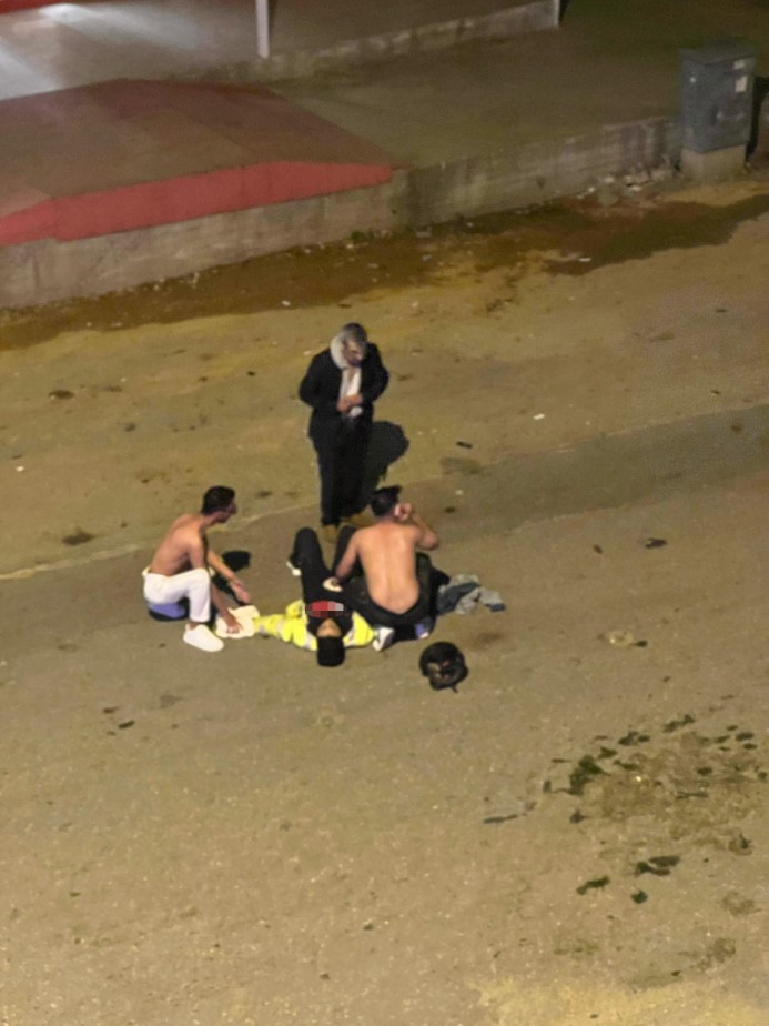 İşe gitmek için babasıyla servis bekleyen genç kadın dehşeti yaşadı