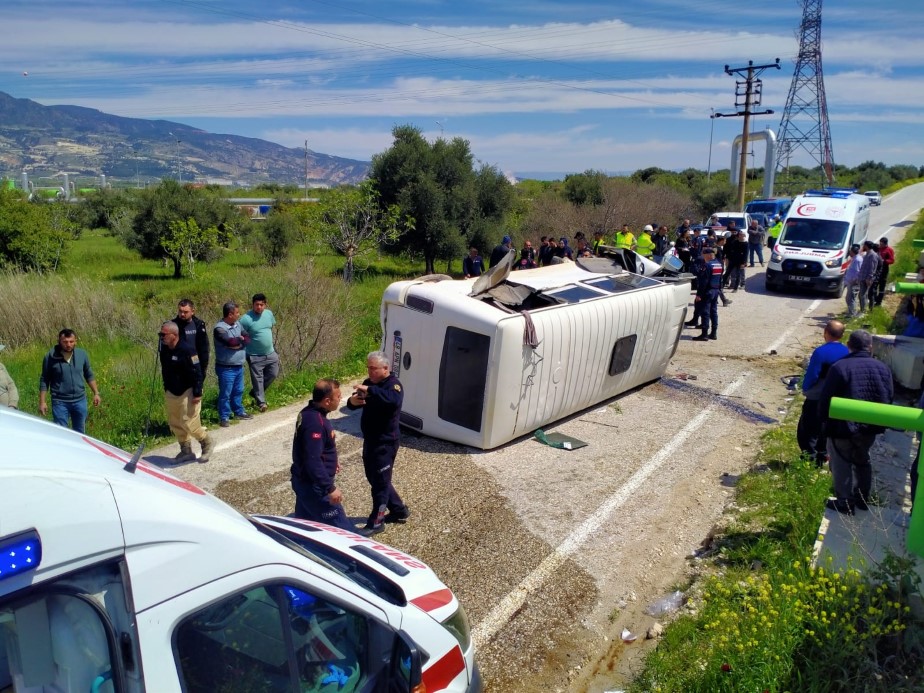 Öğle yemeğine giden işçiler kaza yaptı: 7 yaralı