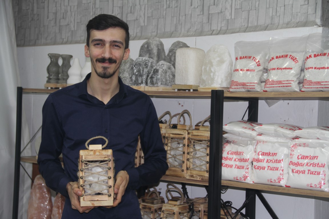Hayalindeki işi kurdu, Çankırı kaya tuzunu Türkiye’ye pazarlıyor