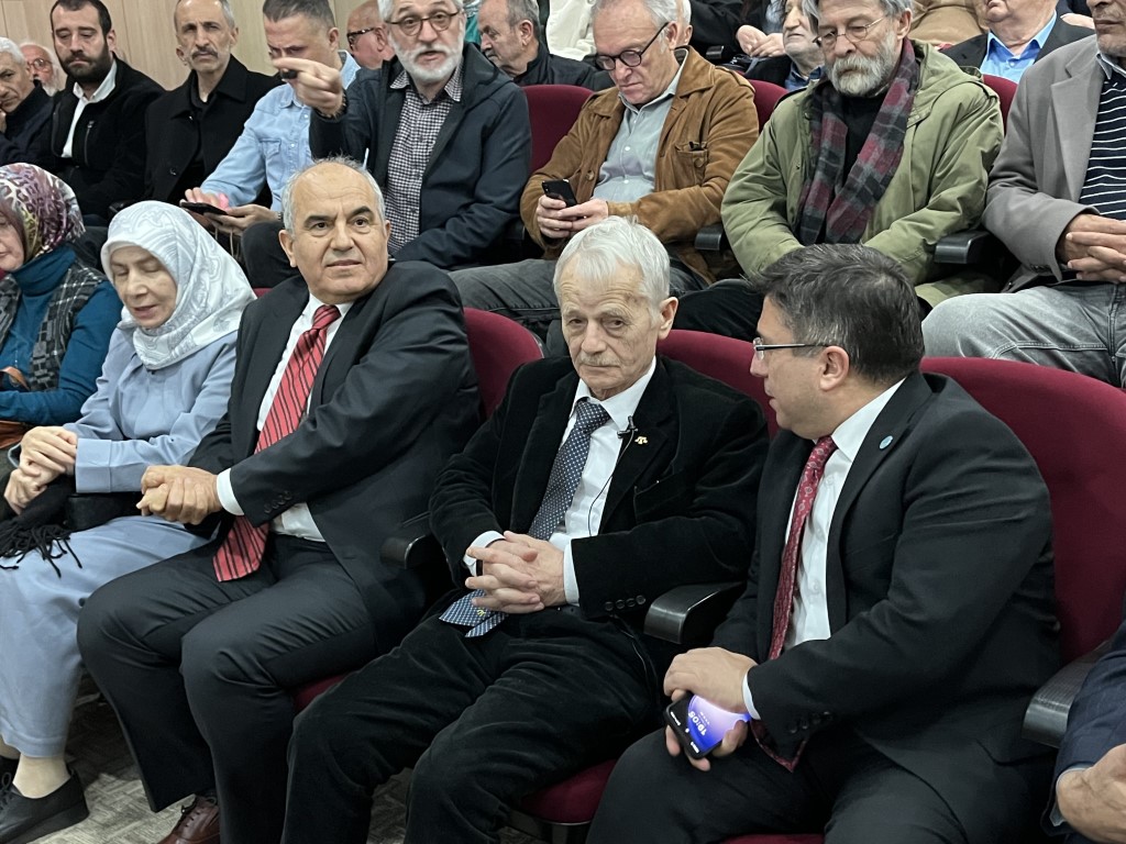 Fatih’te Kırım Tatar halkının sesi Mustafa Cemiloğlu ağırlandı