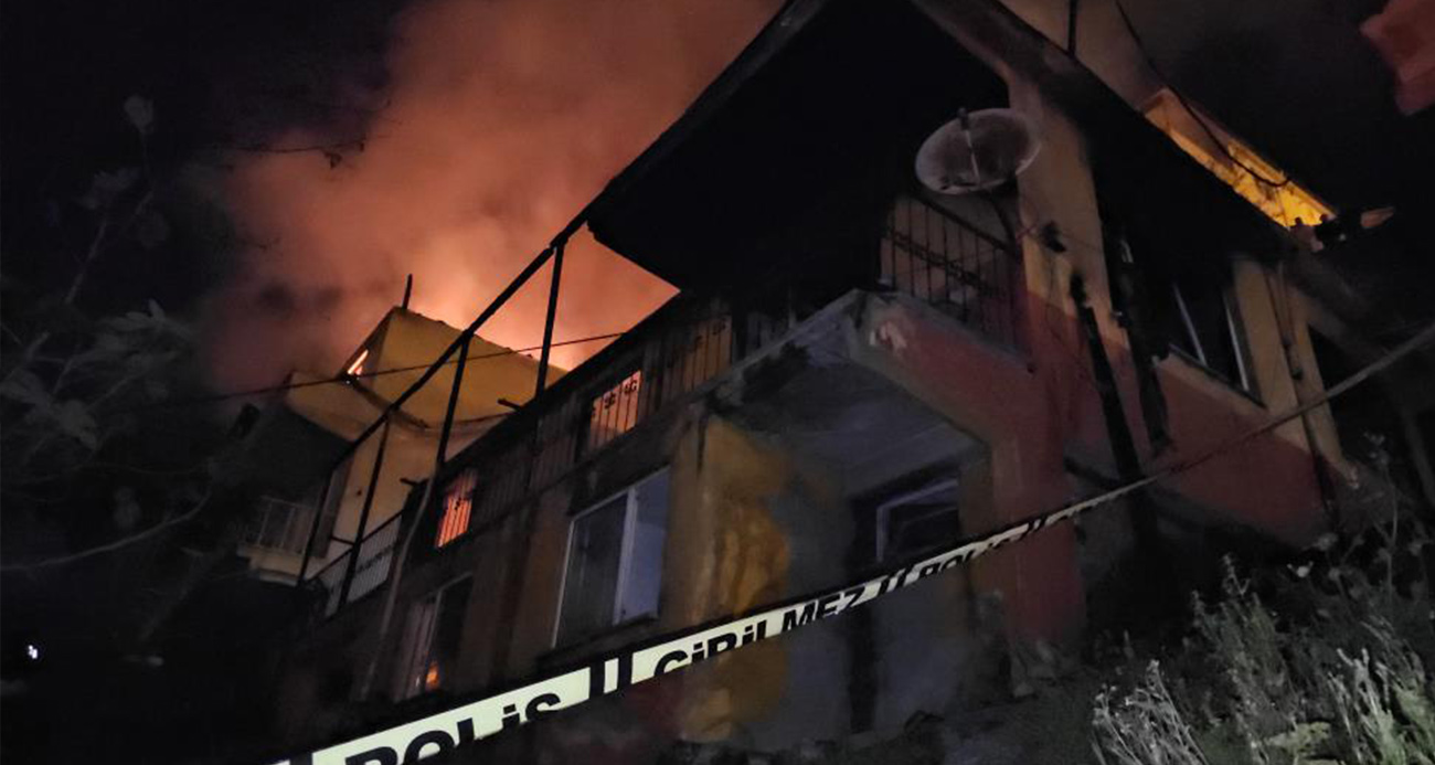 2 katlı binada çıkan yangın, yanında bulunan 3 katlı binaya sıçradı: 1 ölü