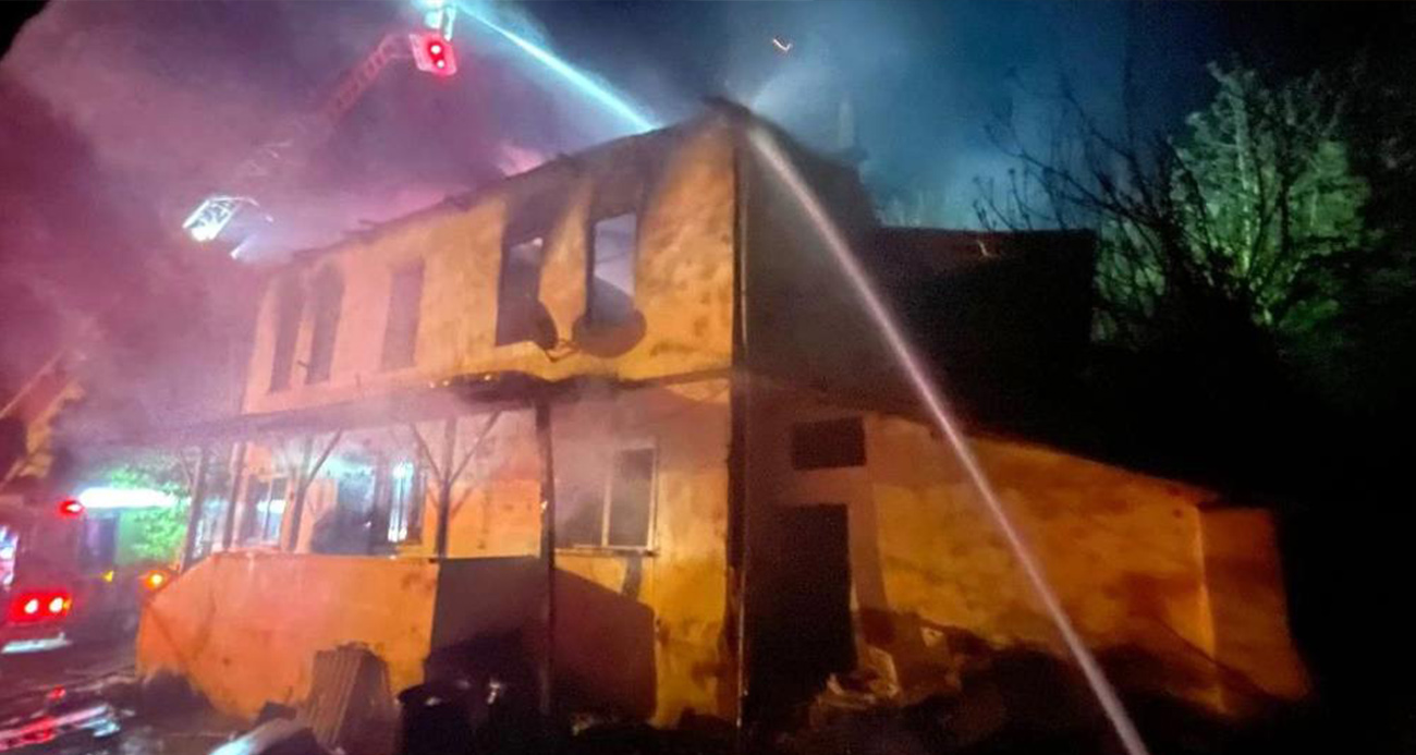 Sakarya’da korkutan yangın: 82 yaşındaki yatalak kadın son anda kurtarıldı