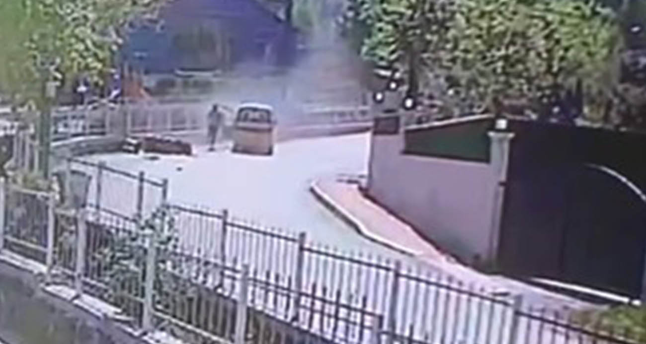 Taksi ile motosiklet kafa kafaya çarpıştı: Kaza kamerada