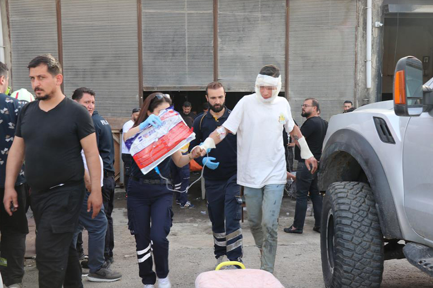 LPG istasyonunda can pazarı: Sigara yakmak isterken sızan gaz bir anda parladı, 8 kişi yaralandı