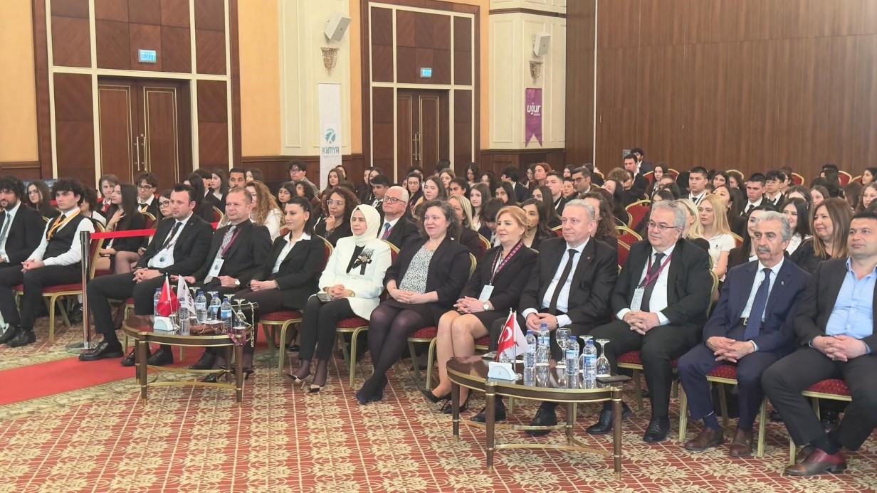 BM’nin programında öğrencilerden ‘yapay zeka kullanımı’ tartışması