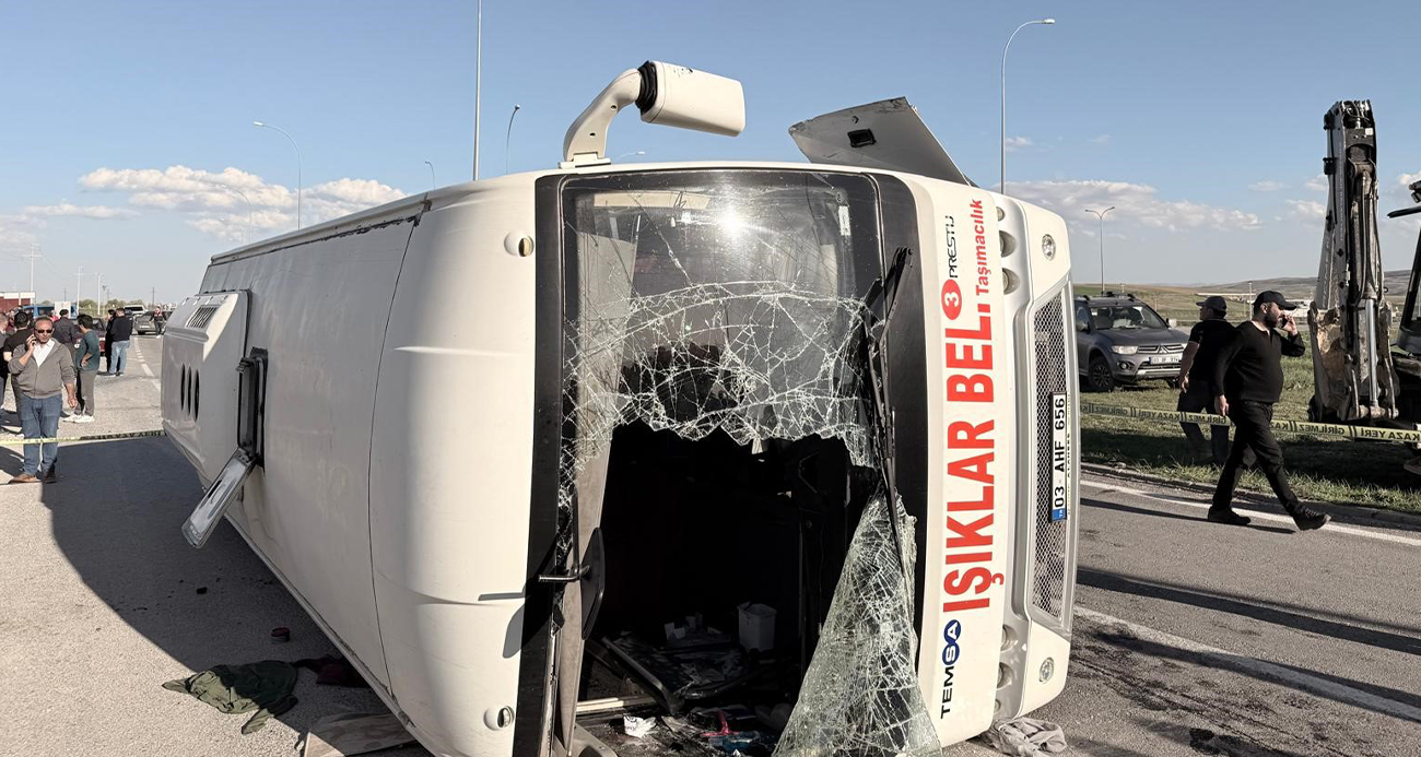 İşçi servisi ile otomobil çarpıştı: 12 yaralı