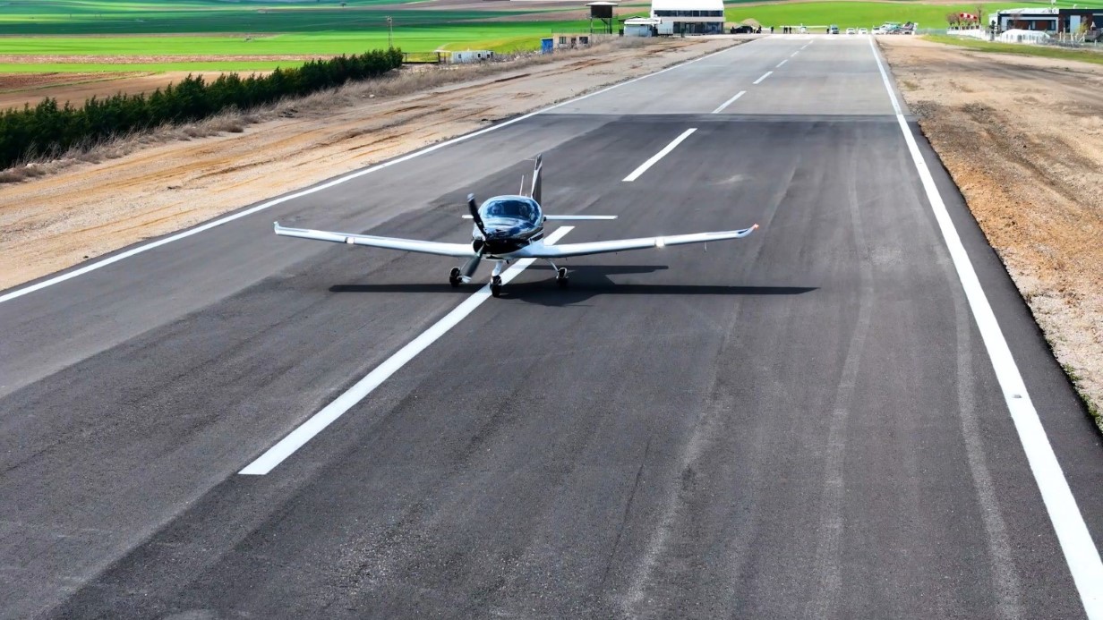 Çocukluk hayali sınır tanımayan pilot: Bozkırın ortasına hava parkı kurdu