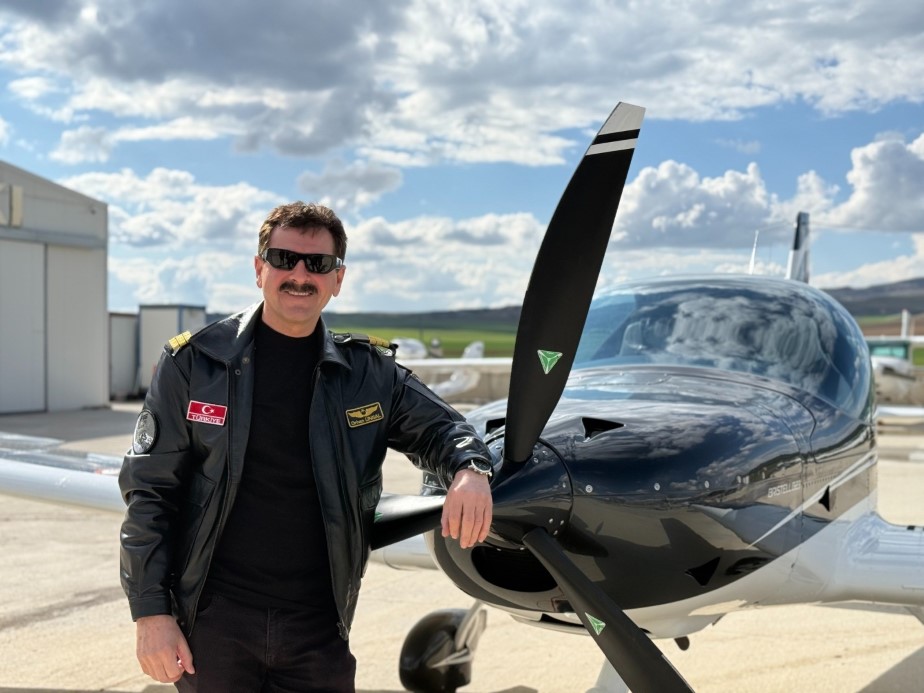 Çocukluk hayali sınır tanımayan pilot: Bozkırın ortasına hava parkı kurdu