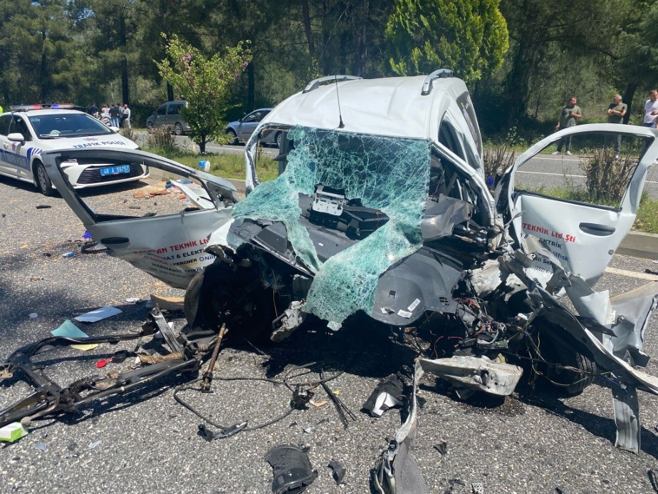 Marmaris’te karayolu savaş alanına döndü: 2 ölü, 2 yaralı