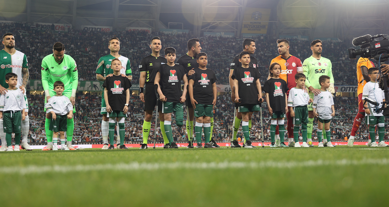 Konyaspor, Gazzeli çocuklarla seremoniye çıktı