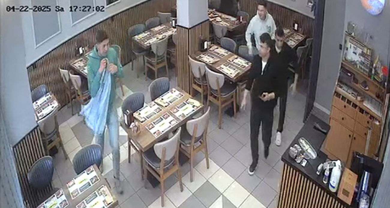 Arnavutköy’de depreme restoranda yakalananlar panikle dışarı çıktı