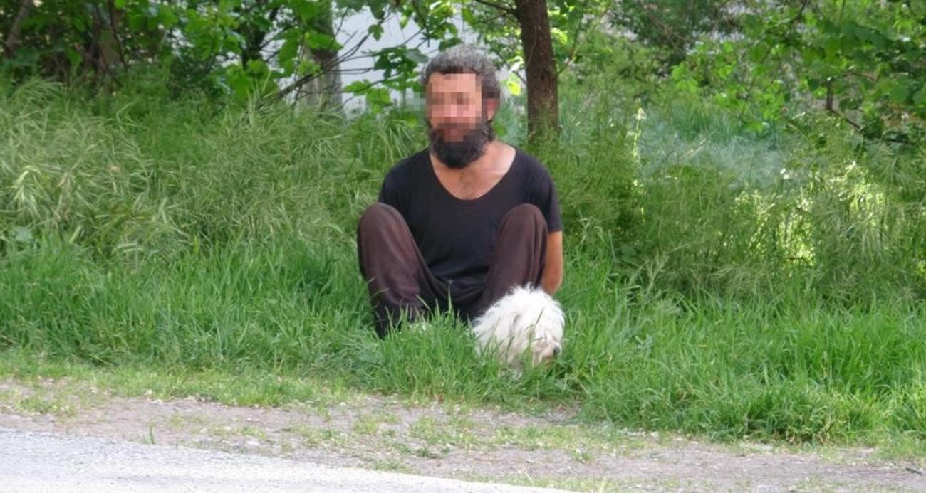 Annesinin cesediyle 2 hafta yaşadı, tutuklandı