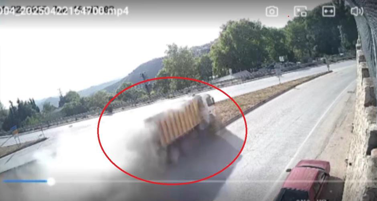 Freni patlayan hafriyat kamyonunun facia öncesi tozu dumana kattığı anlar kamerada