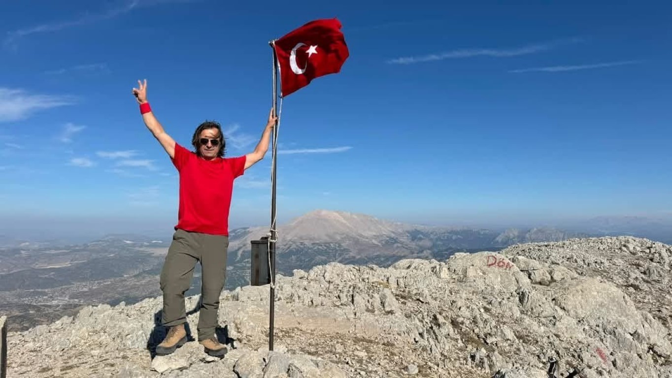 Dedesiyle aynı kaderi paylaştı, Rusya’da dağ tırmanışında donarak öldü