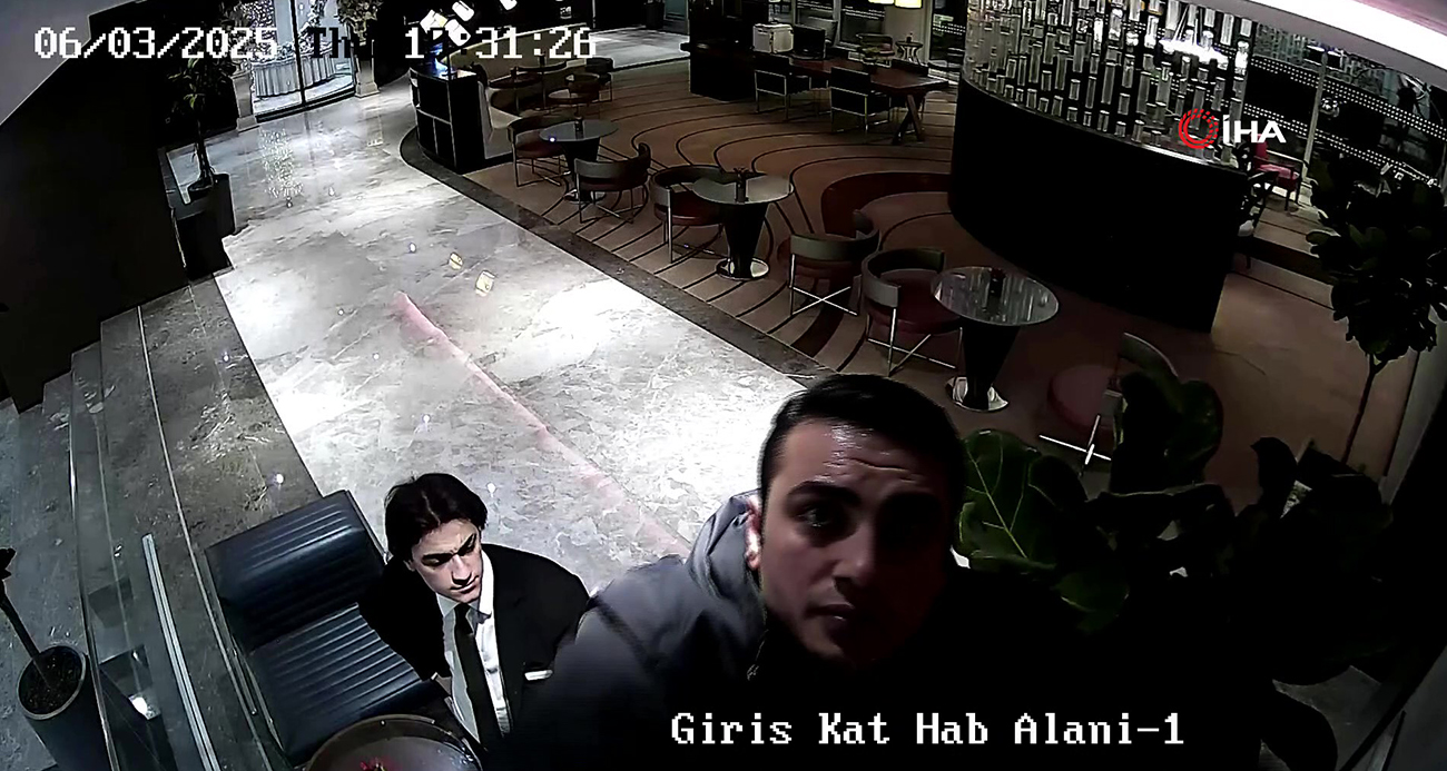 Kamera bu kez peçete ile kapatılmış!