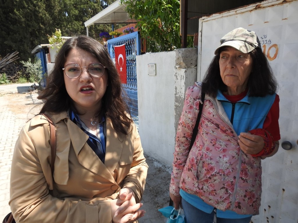 Kardeşi evsiz bıraktı, bütün mahalle sahip çıktı