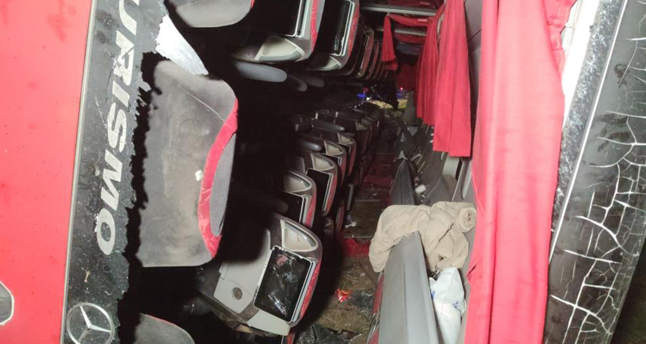 Van’da yolcu otobüsü devrildi: 28 yaralı