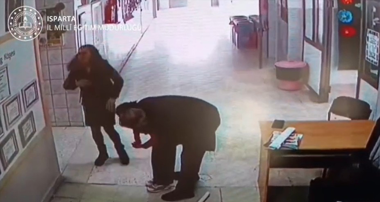Sınıfta ölümle burun buruna gelen öğrenciye öğretmeni can oldu
