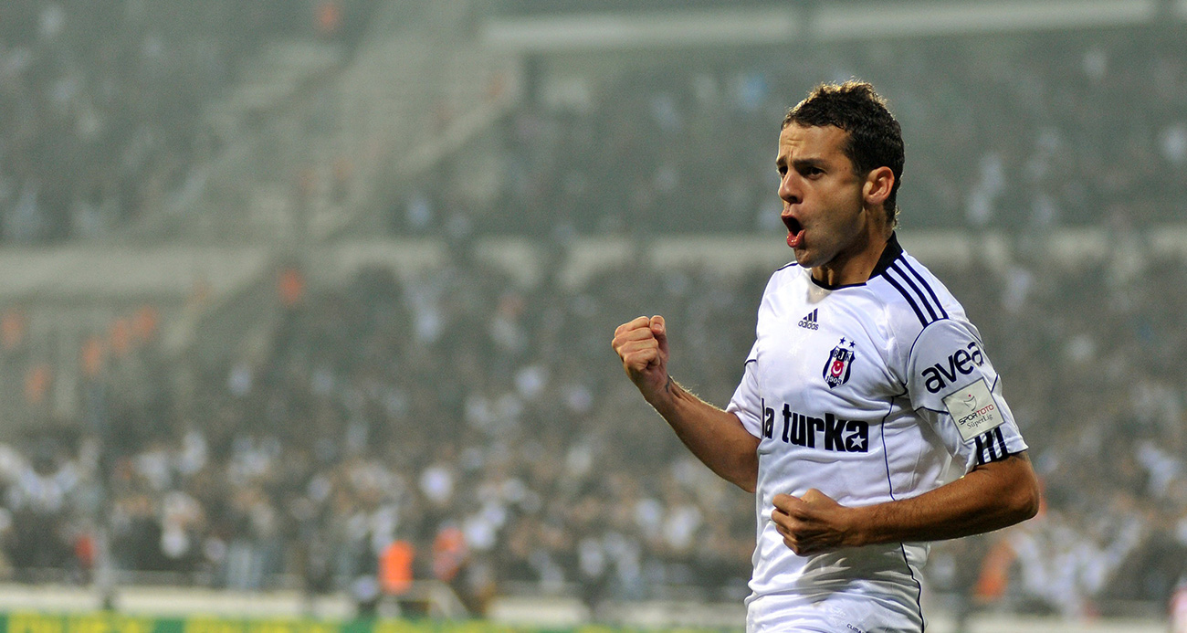 Beşiktaş’ın eski golcüsü Bobo’dan, Fenerbahçe derbisi yorumu