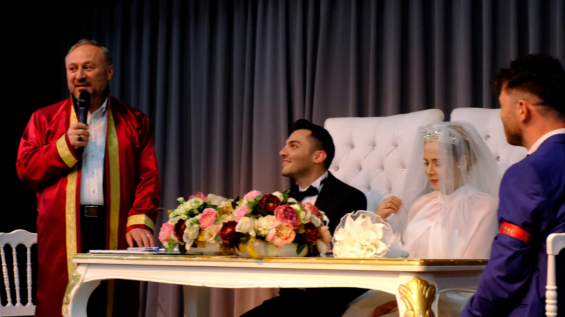 Nikah töreninde tebessüm ettiren anlar: Gelin 