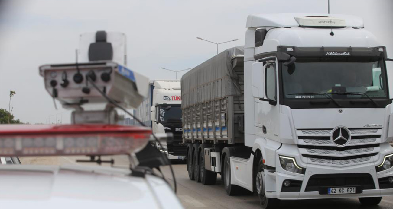 Bu radar kural tanımazlara geçit vermiyor...Aynı anda 4 araca ceza yazıyor