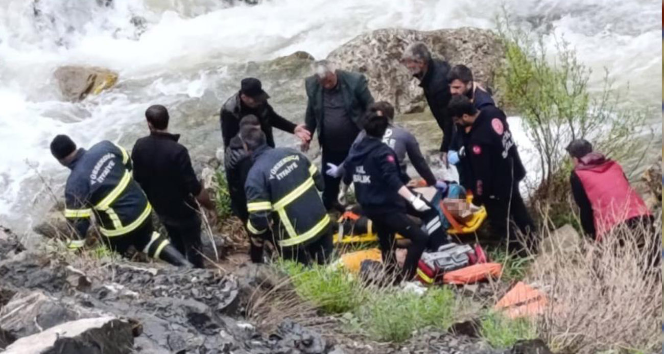 Yüksekova Doski Vadisinde feci kaza: 2 ölü, 3 yaralı