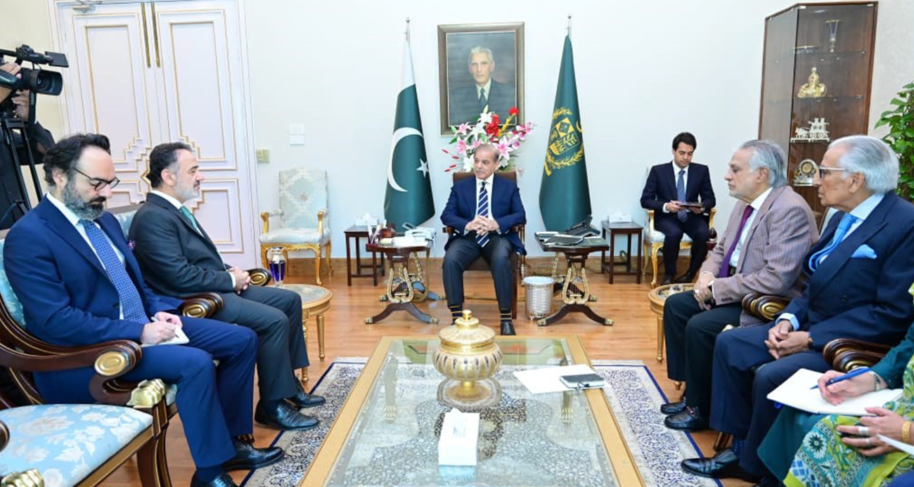 Pakistan Başbakanı Şerif, Türkiye'nin İslamabad Büyükelçisi Neziroğlu ile görüştü