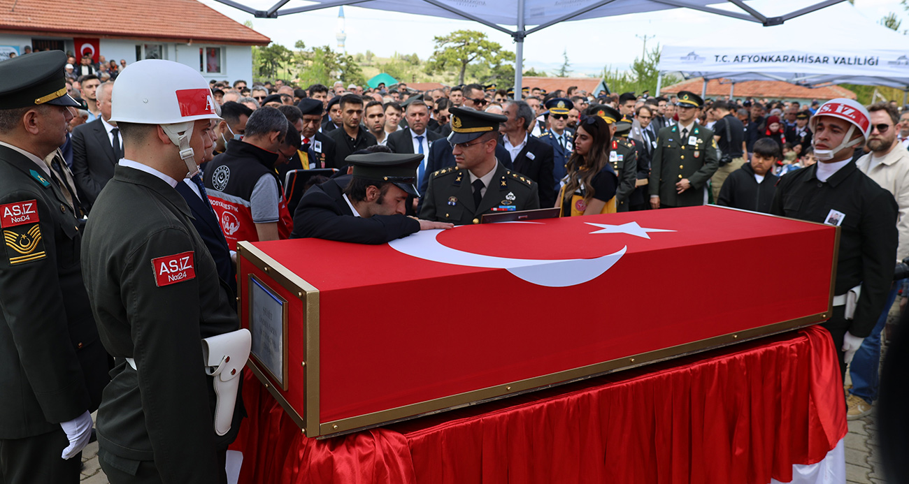 Afyonkarahisar kahramanını uğurladı