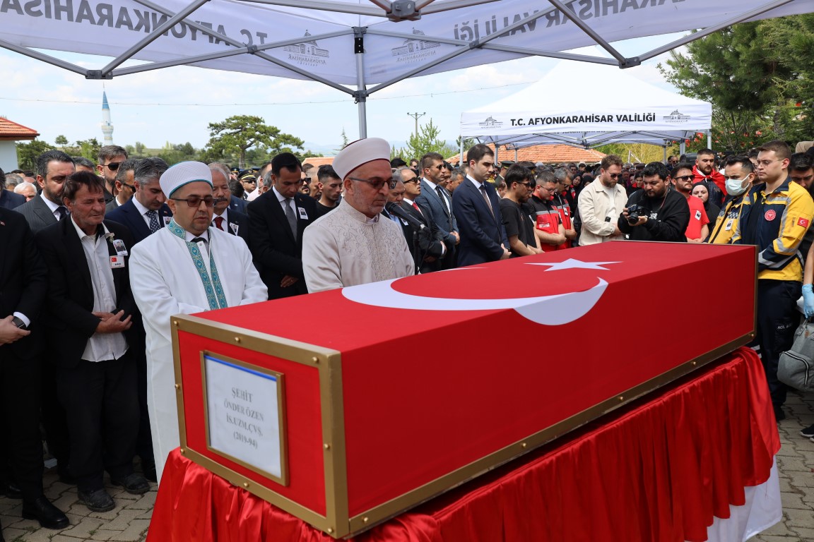 Afyonkarahisar kahramanını uğurladı