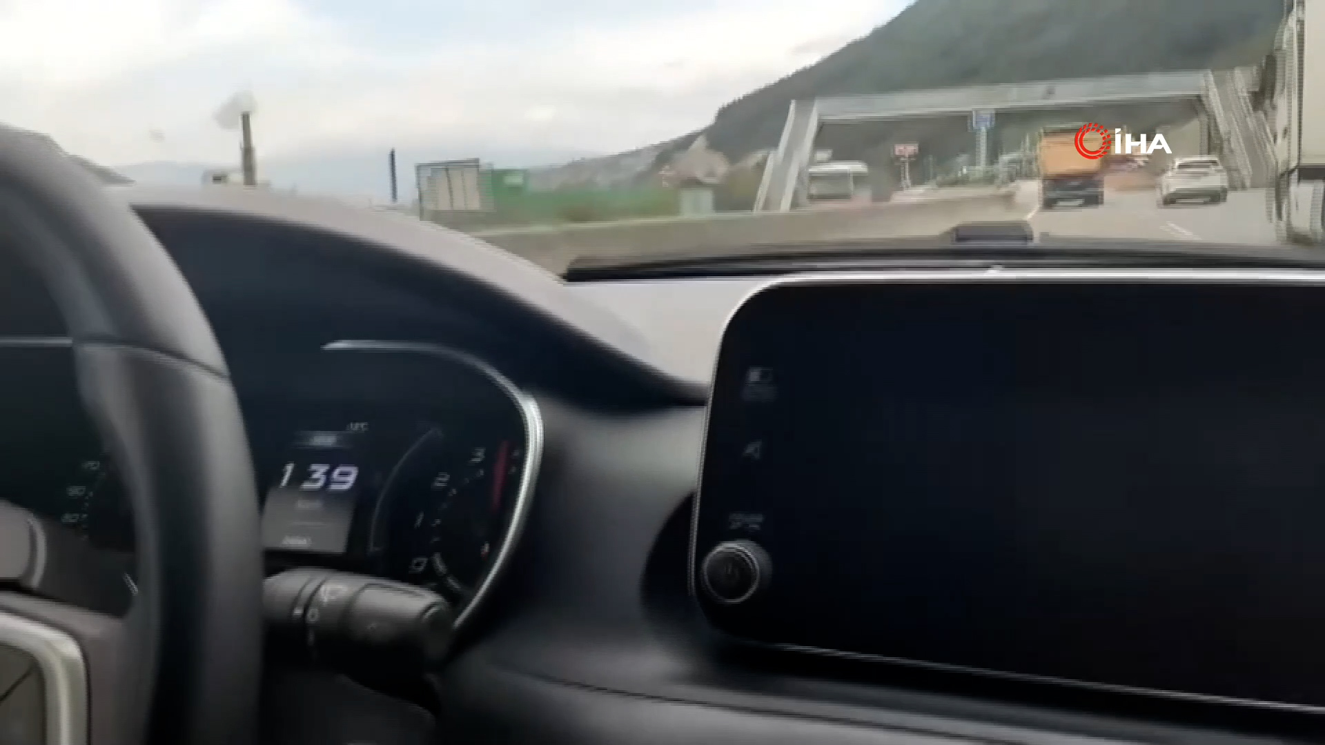 139 kilometre hızla giden otomobilin bile yetişemediği kamyona 12 bin lira ceza