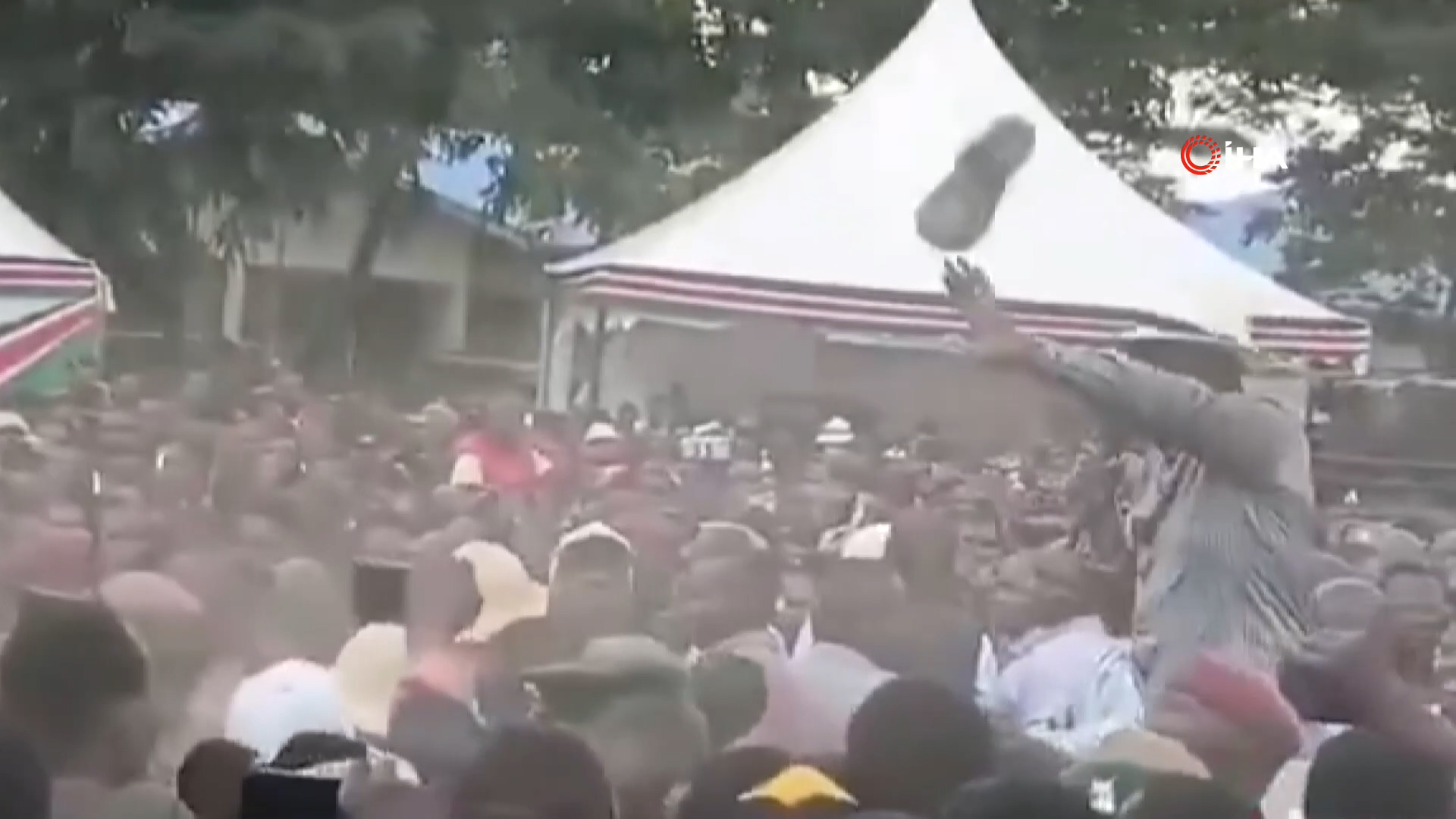 Kenya Devlet Başkanı Ruto'ya ayakkabılı saldırı