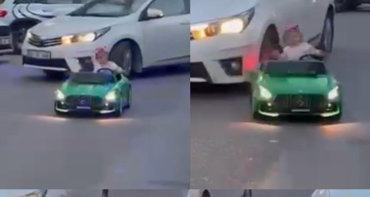 Otomobil çocuğun bindiği akülü araca çarptı: O anlar kamerada