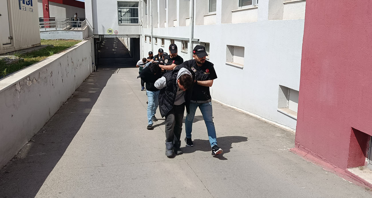Adana’da kilolarca uyuşturucu ele geçirildi: 53 tutuklama