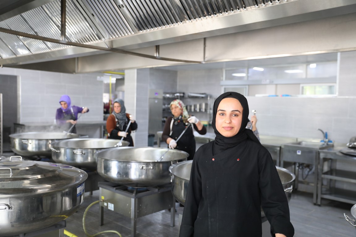 Dünya mutfağı ve yöresel yemekler kadınların elinde tat buluyor