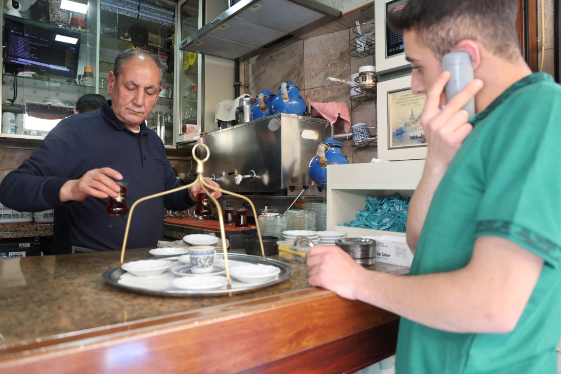Teknolojiyi çay ocağı ile buluşturdu, yazılım sayesinde işleri kolaylaştı